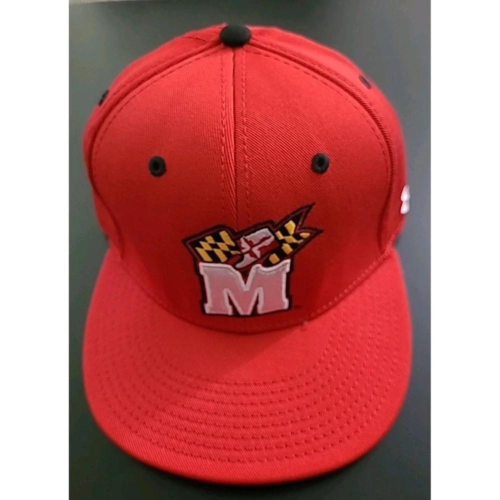 Maryland Terrapins Under Armour Fitted Cap Hat‎ Sz. 6 7/8 UA504 Black Red